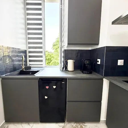 Bright With Garden Near Apartman Nizza