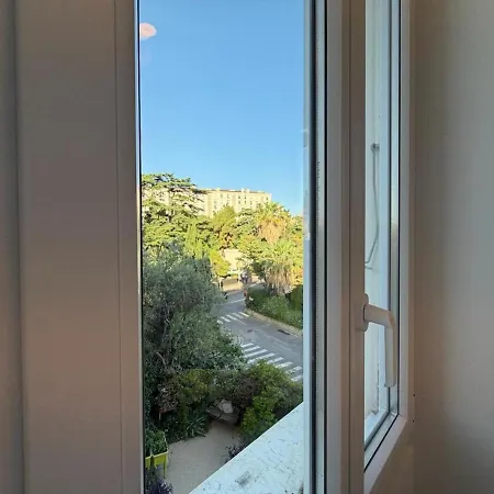 Apartman Bright With Garden Near Nizza